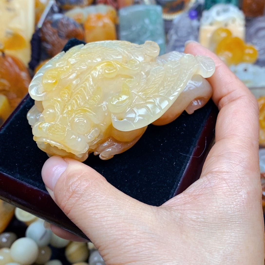 石英质玉未镶嵌颈饰