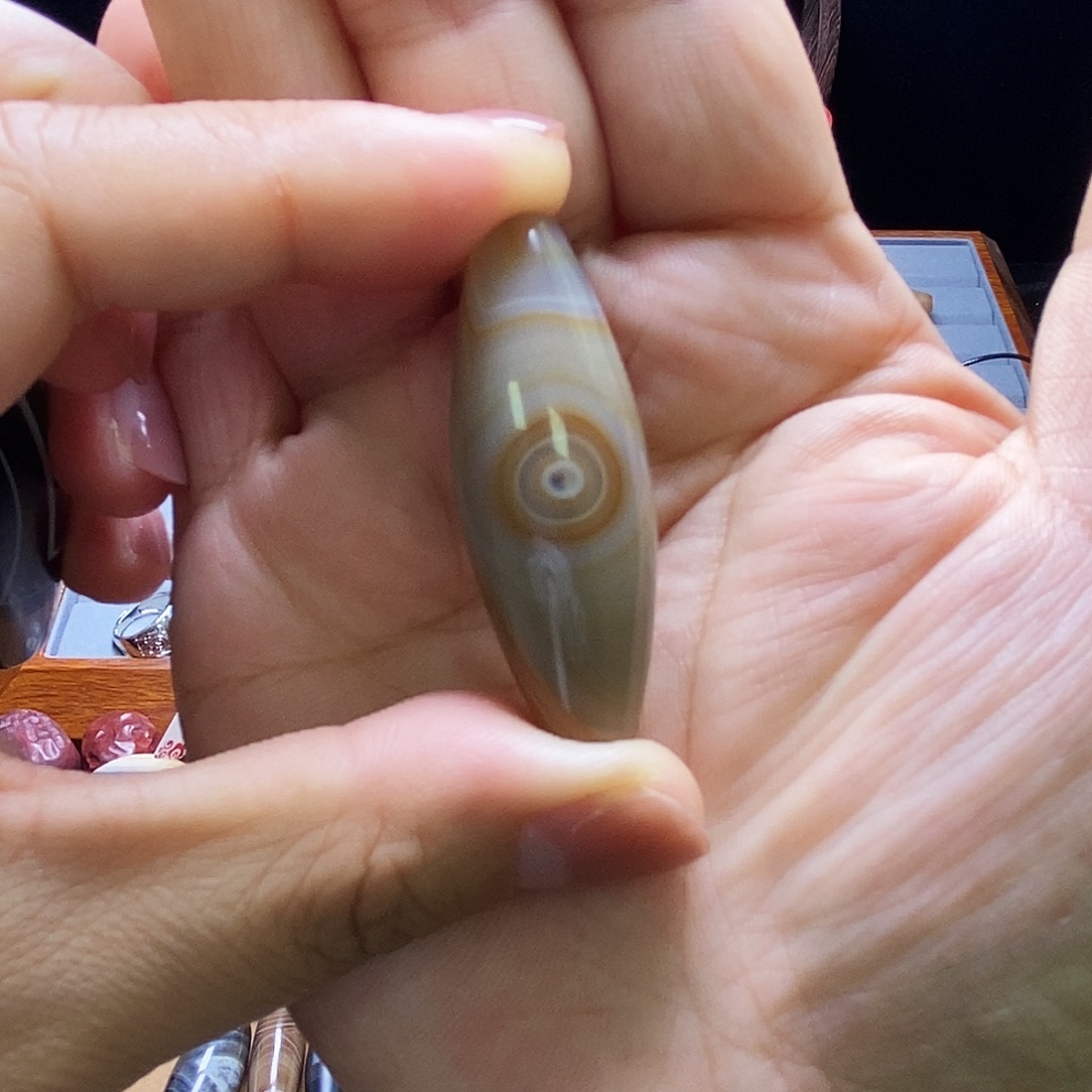 刘***）玛瑙/玉髓未镶嵌颈饰