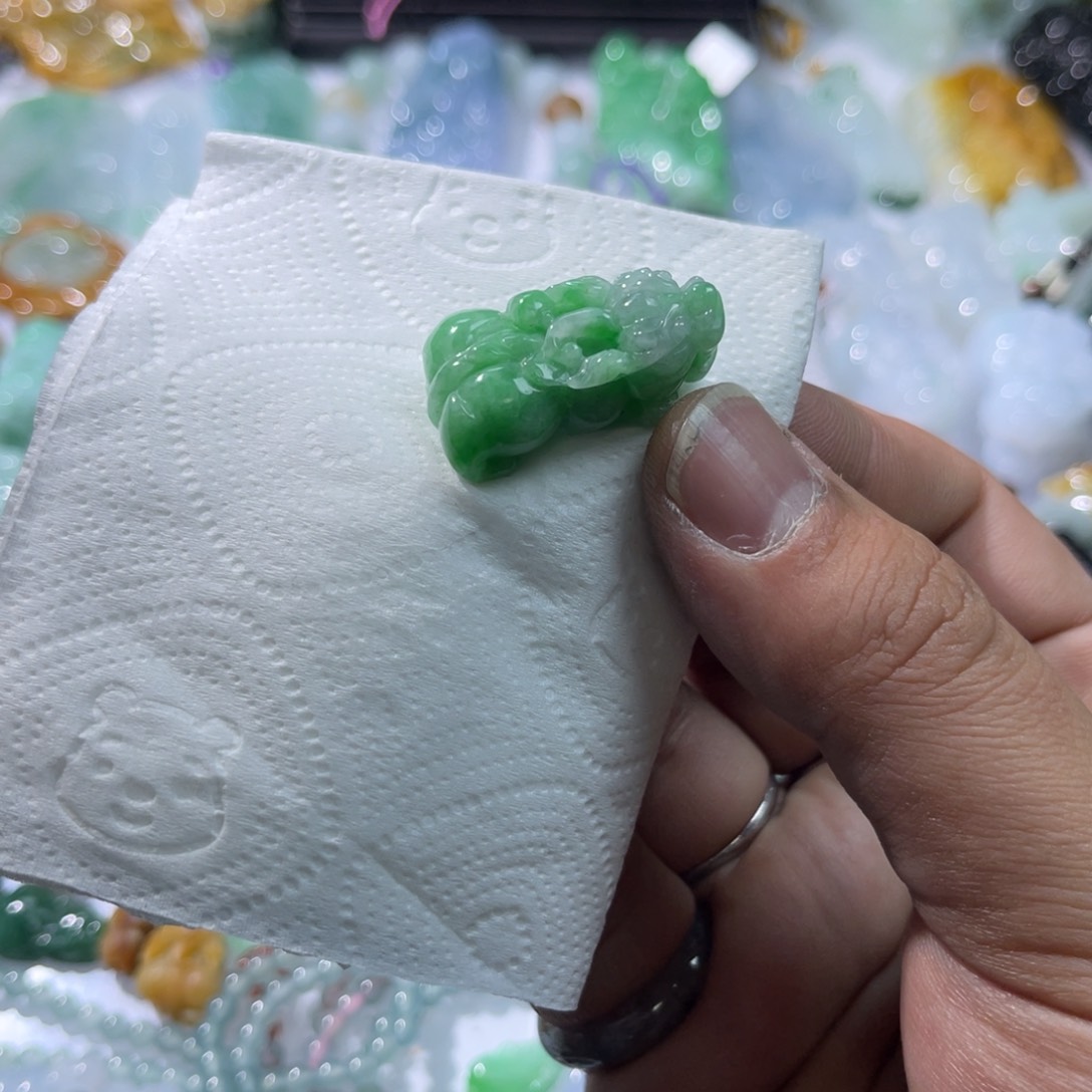 翡翠颈饰未镶嵌天然