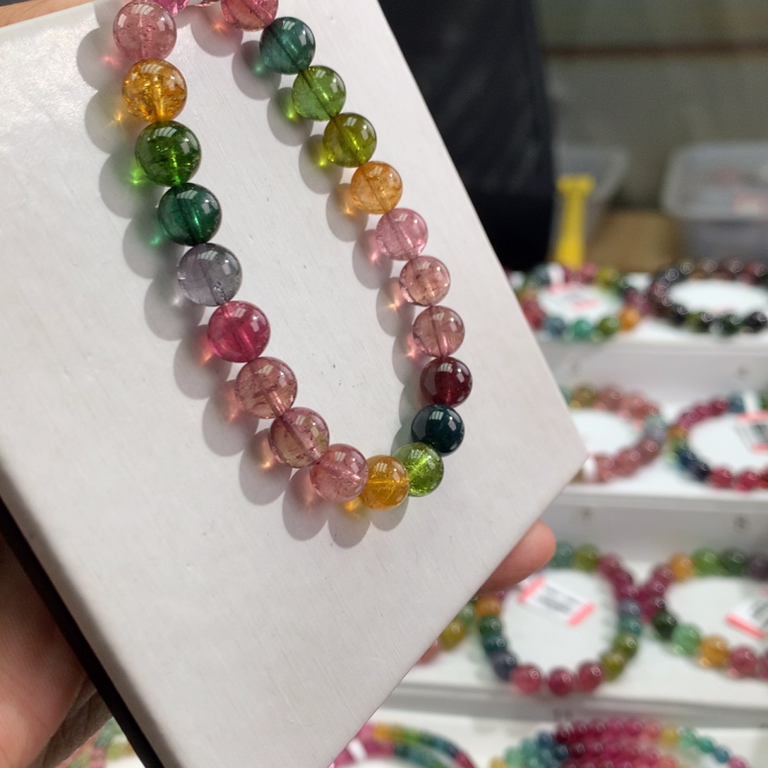 碧玺手链未镶嵌     8mmm。