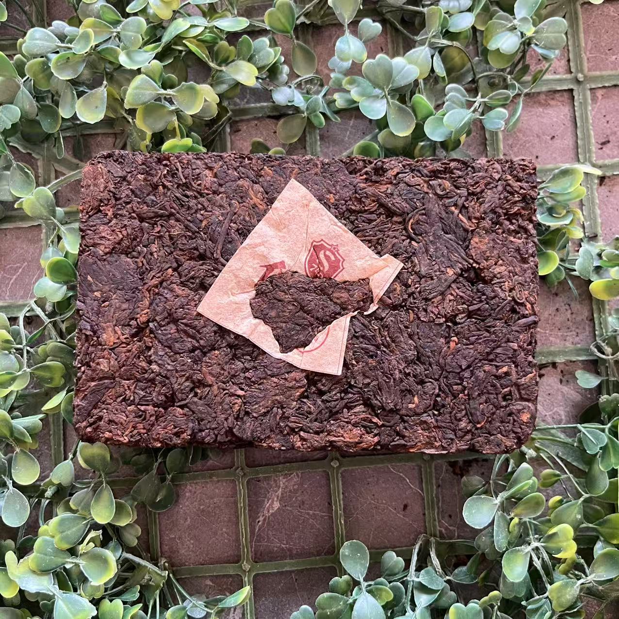 雨腾妹夫  千NL物 茶H石“爷爷舍B得Y号”250g/砖 (7月29)