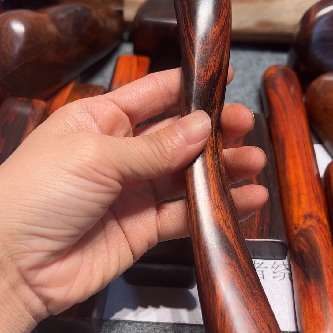 交趾黄檀（大红酸枝）张*刚