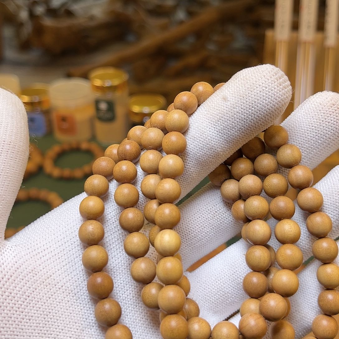 檀香木其他二***了0.8/108颗顺纹多圈