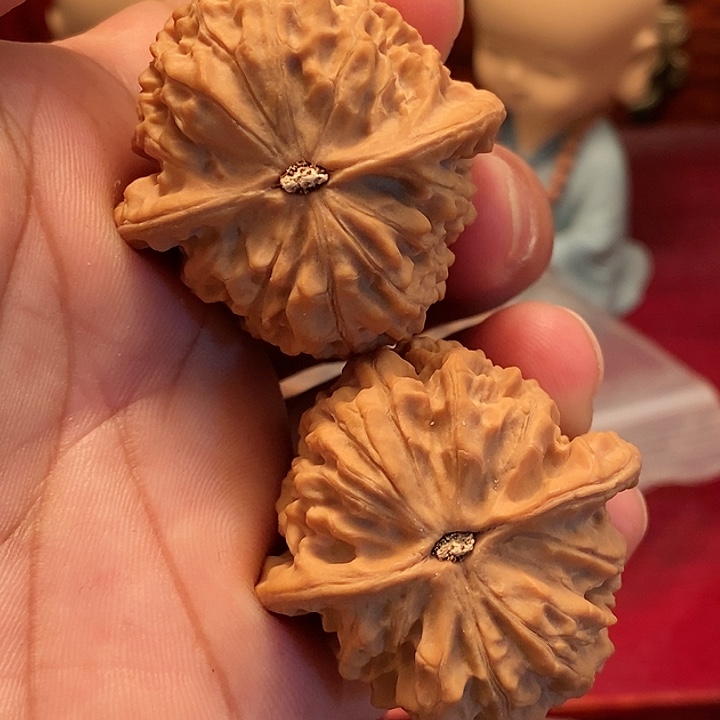 【闪购商品】文玩核桃吊坠超**爸金牛