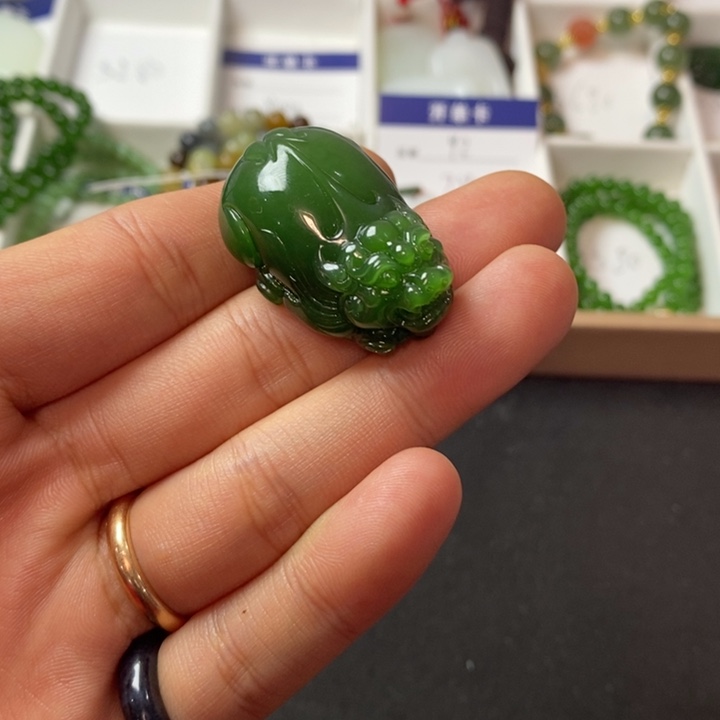 和田玉（碧玉）颈饰未镶嵌