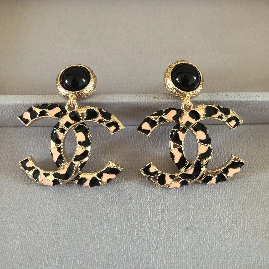 未使用 Chanel/香奈儿 重工款黑色珐琅黑金时尚耳环大号