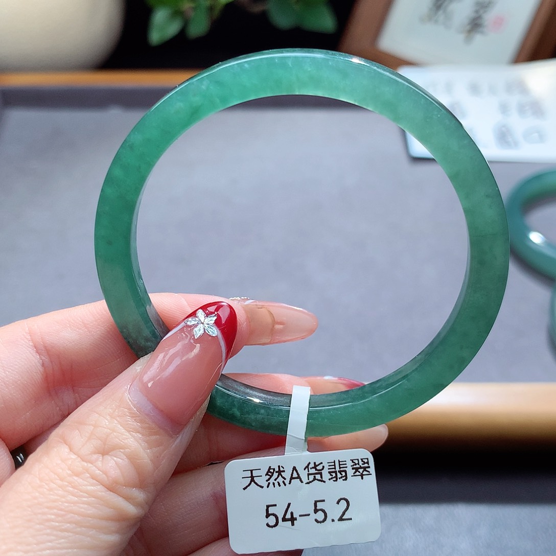 翡翠手镯（圆镯）未镶嵌