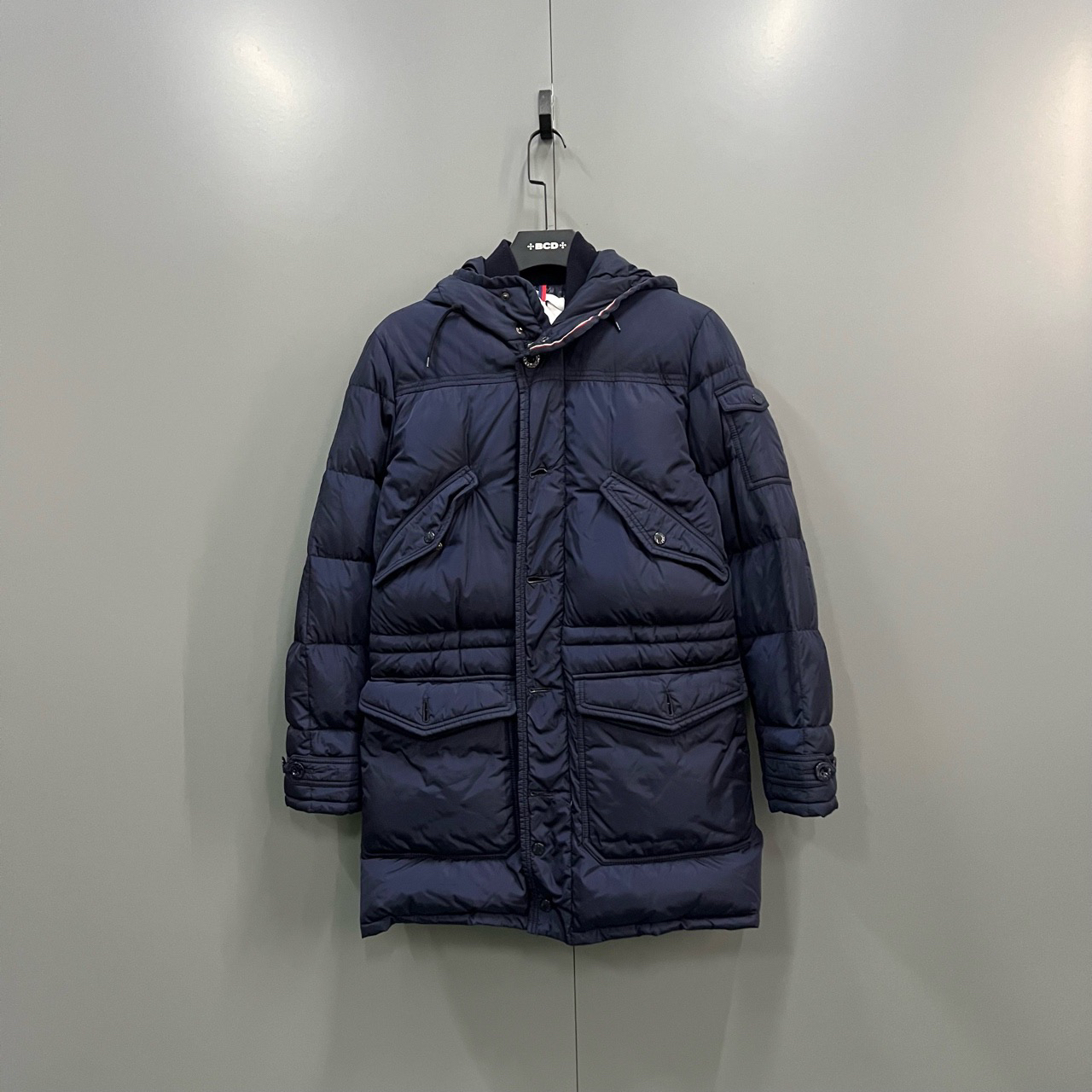 Moncler 蒙口 藏青色连帽羽绒服 1码/95新/16800/无配件 bc012112