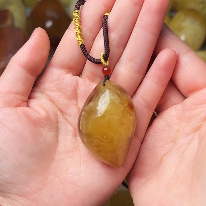 琥珀未镶嵌手链吊坠