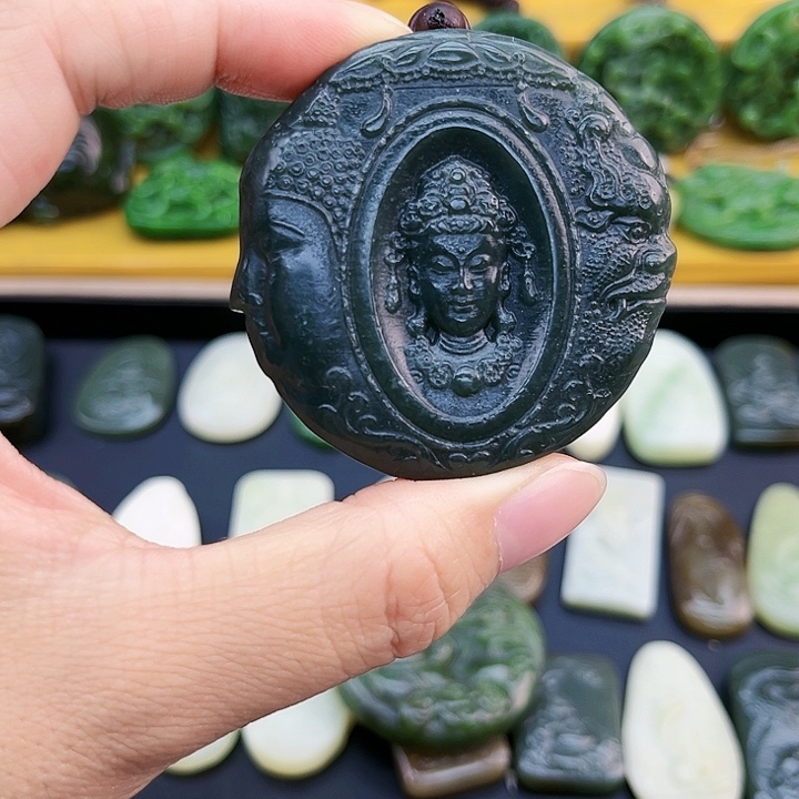 和田玉未镶嵌颈饰