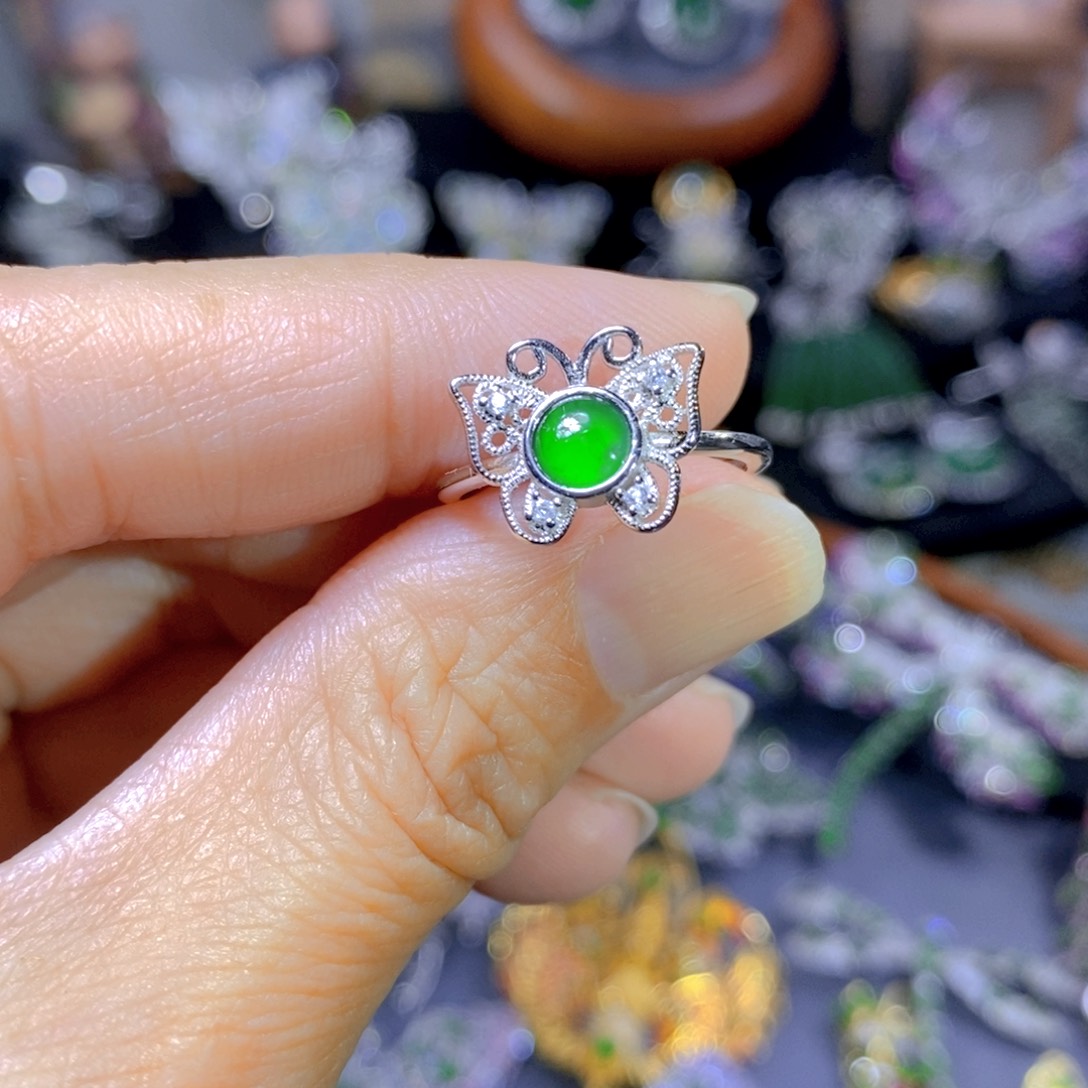 翡翠颈饰银S925镶嵌天然翡翠