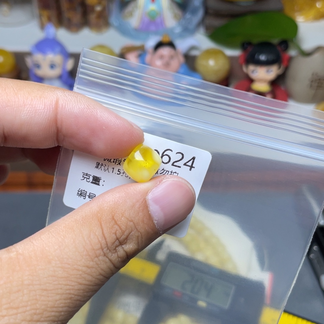 琥珀未镶嵌珠宝奇石