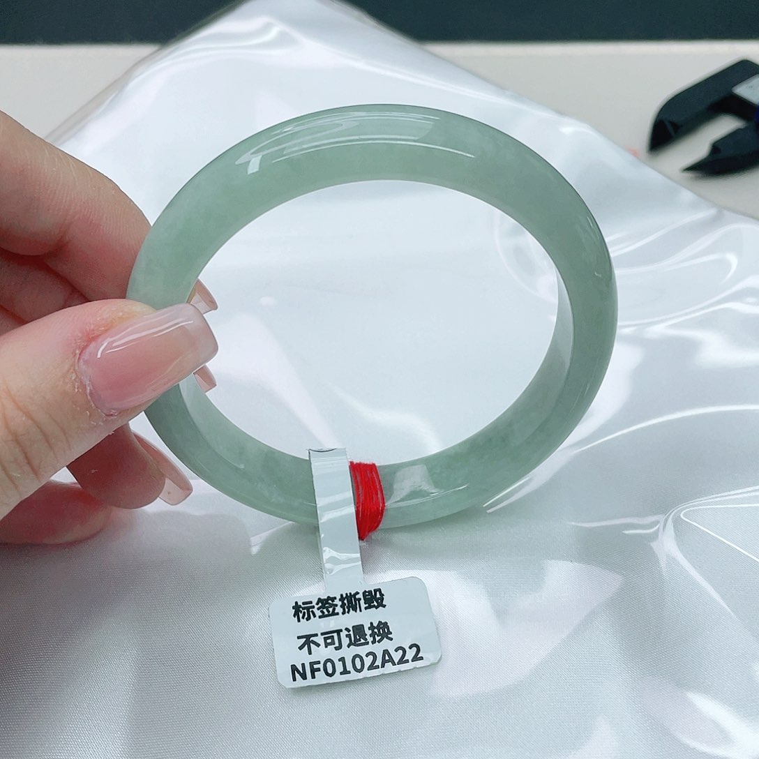 翡翠手镯未镶嵌正58.5