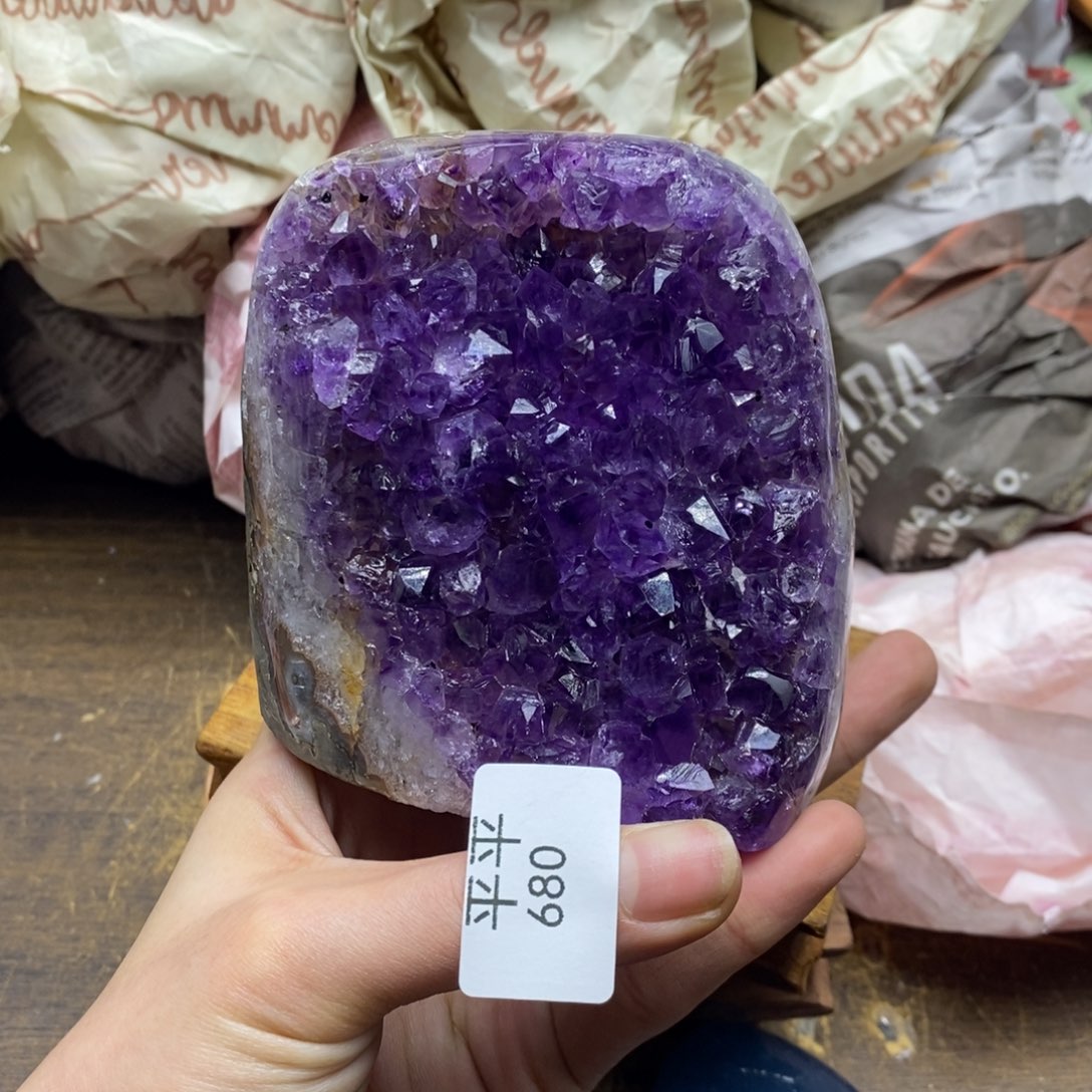 紫晶乌拉圭未镶嵌