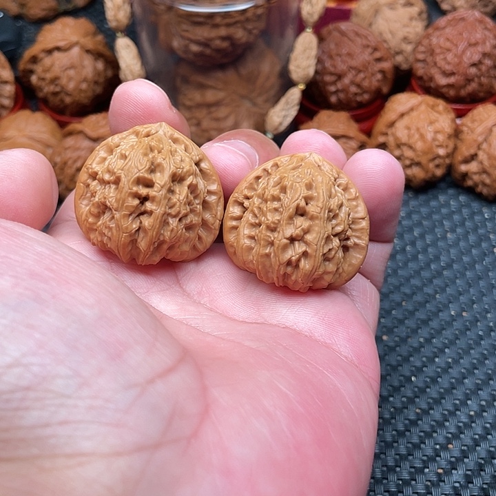 把件文玩核桃三角白35尺