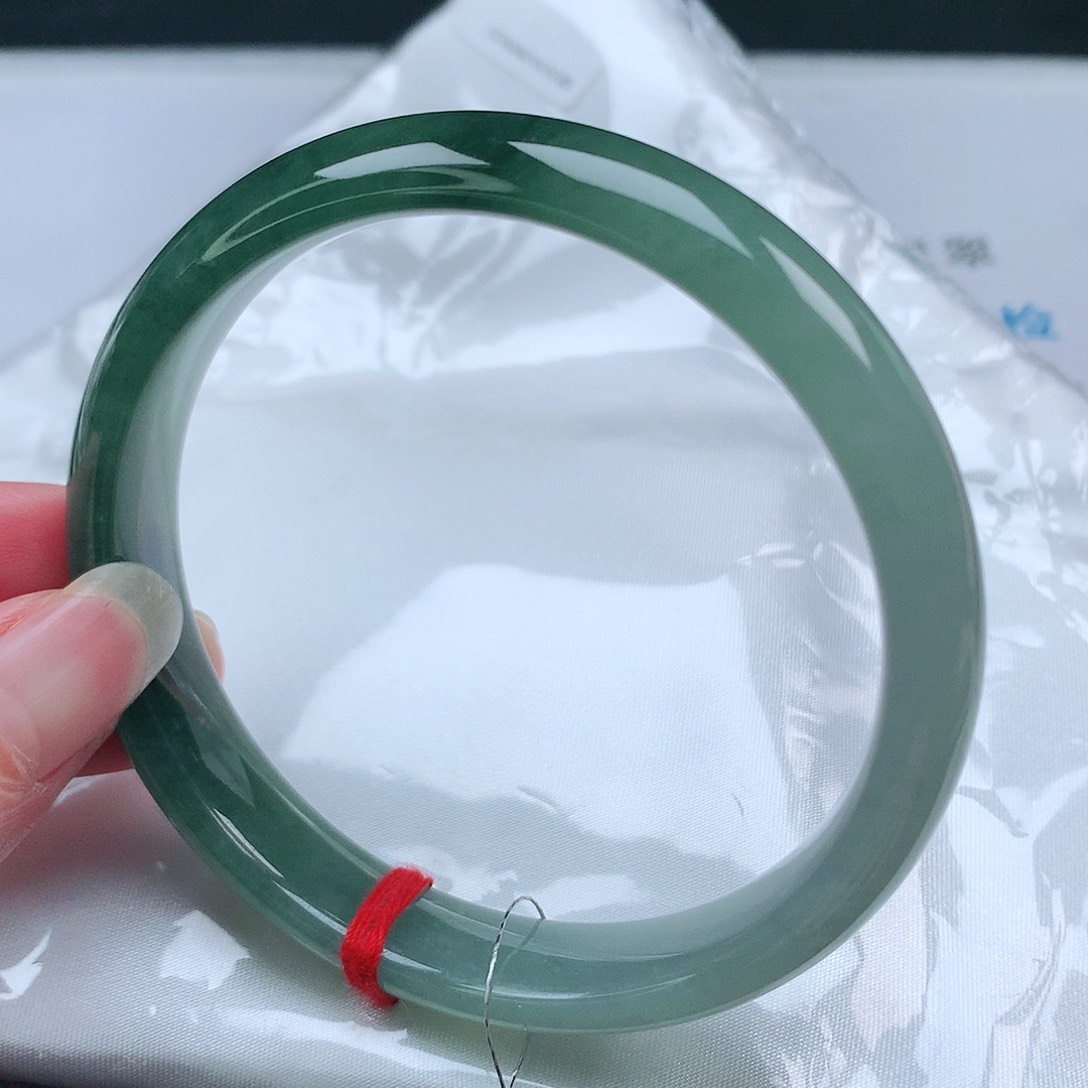 翡翠手镯未镶嵌62圈