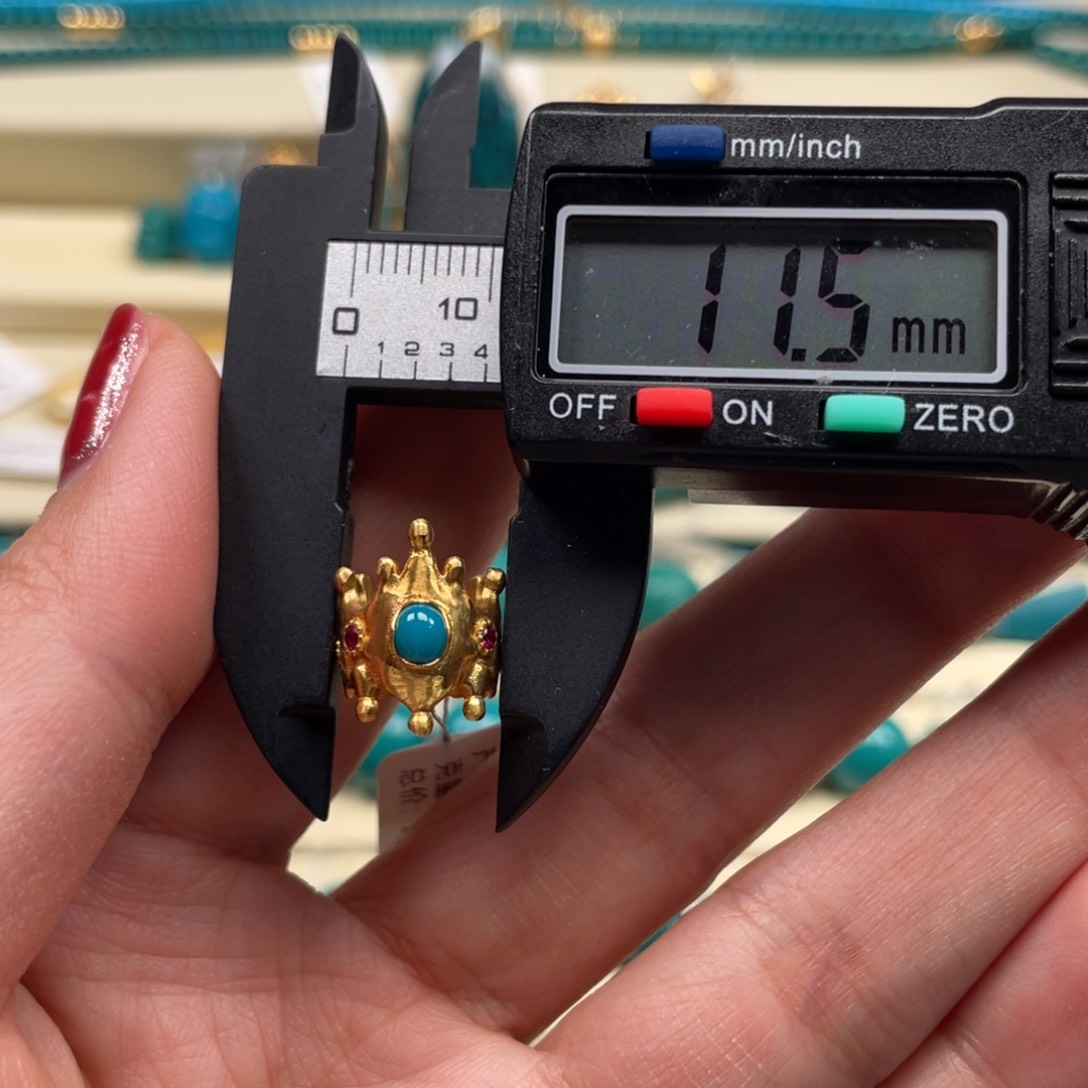 18K金镶嵌绿松石珠宝奇石皇冠