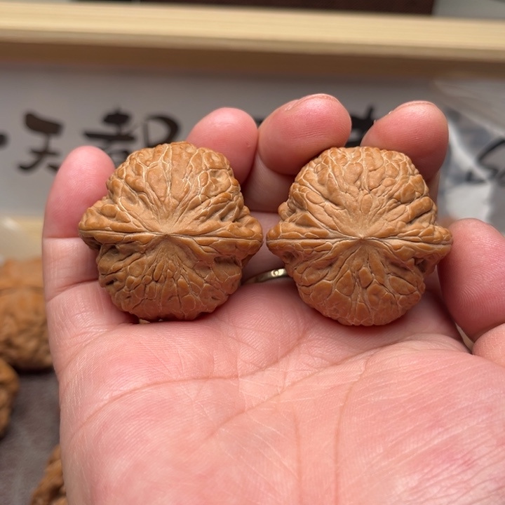 文玩核桃吊坠铁锤