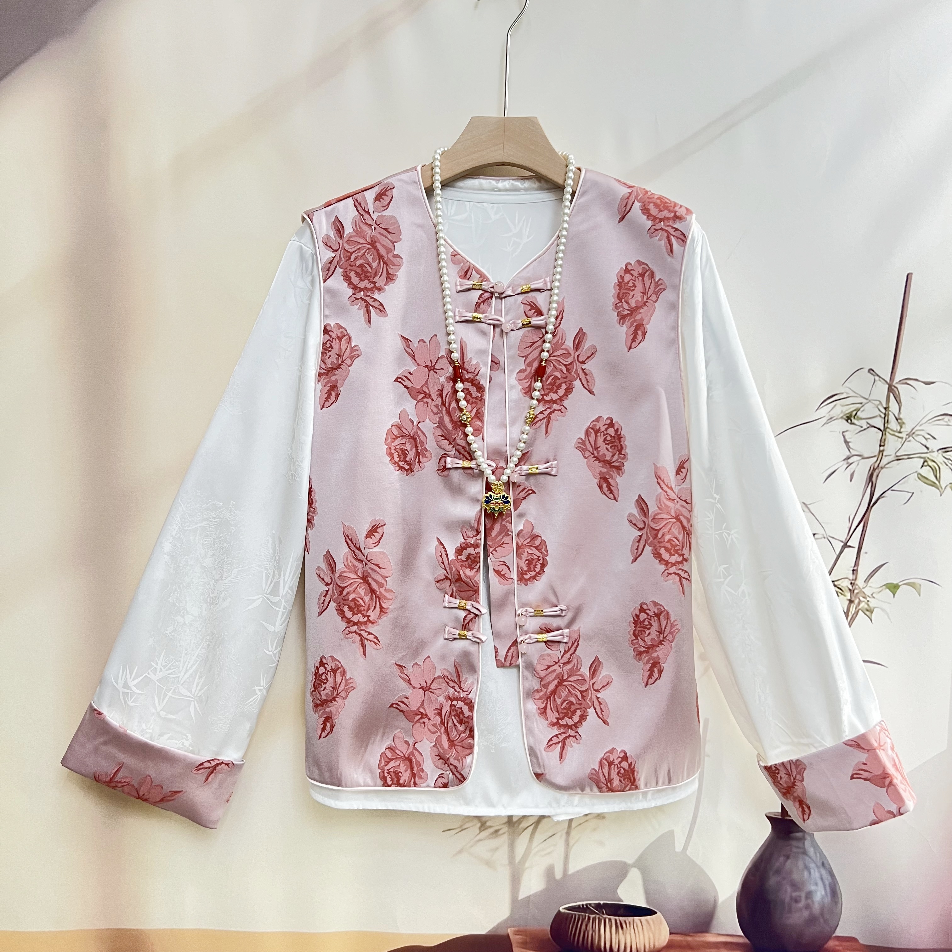 新款中国风复古新中式女装时尚古风民族风女装马甲打底提花款