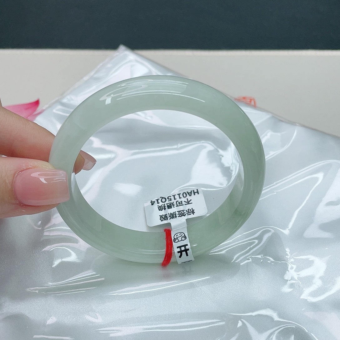 翡翠手镯未镶嵌正57.4