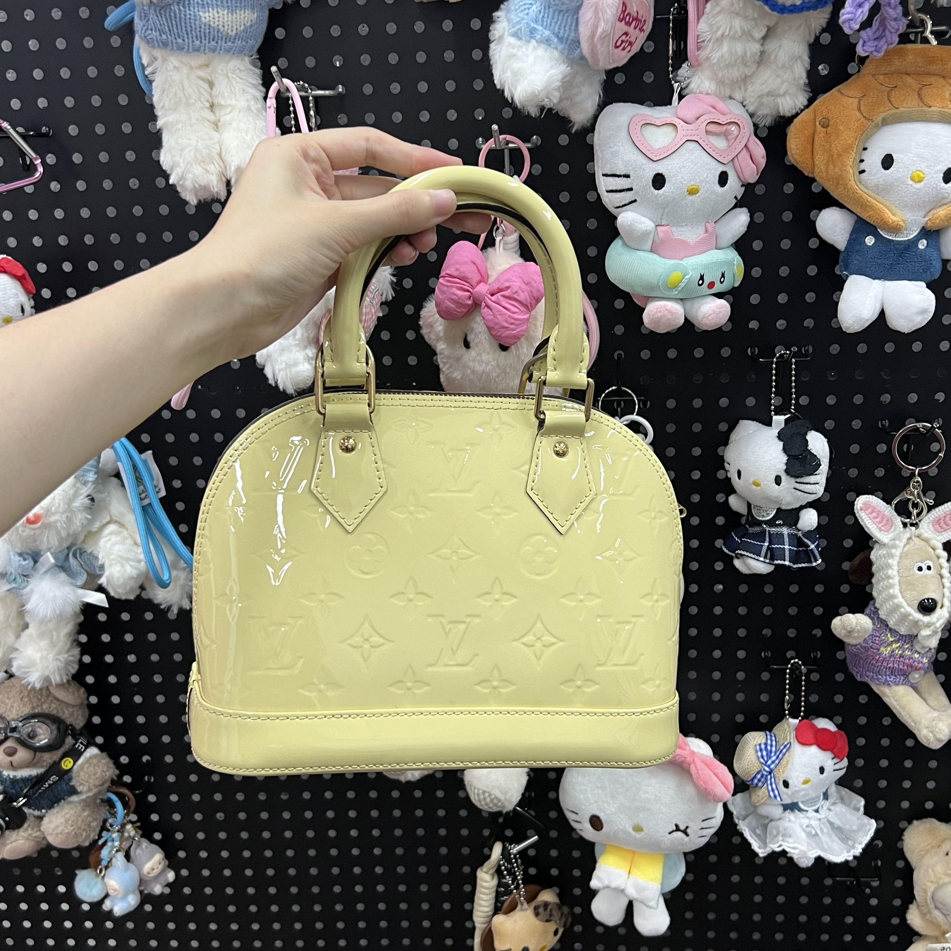 95新 LouisVuitton/路易威登 贝壳bb/黄色漆皮/斜挎包