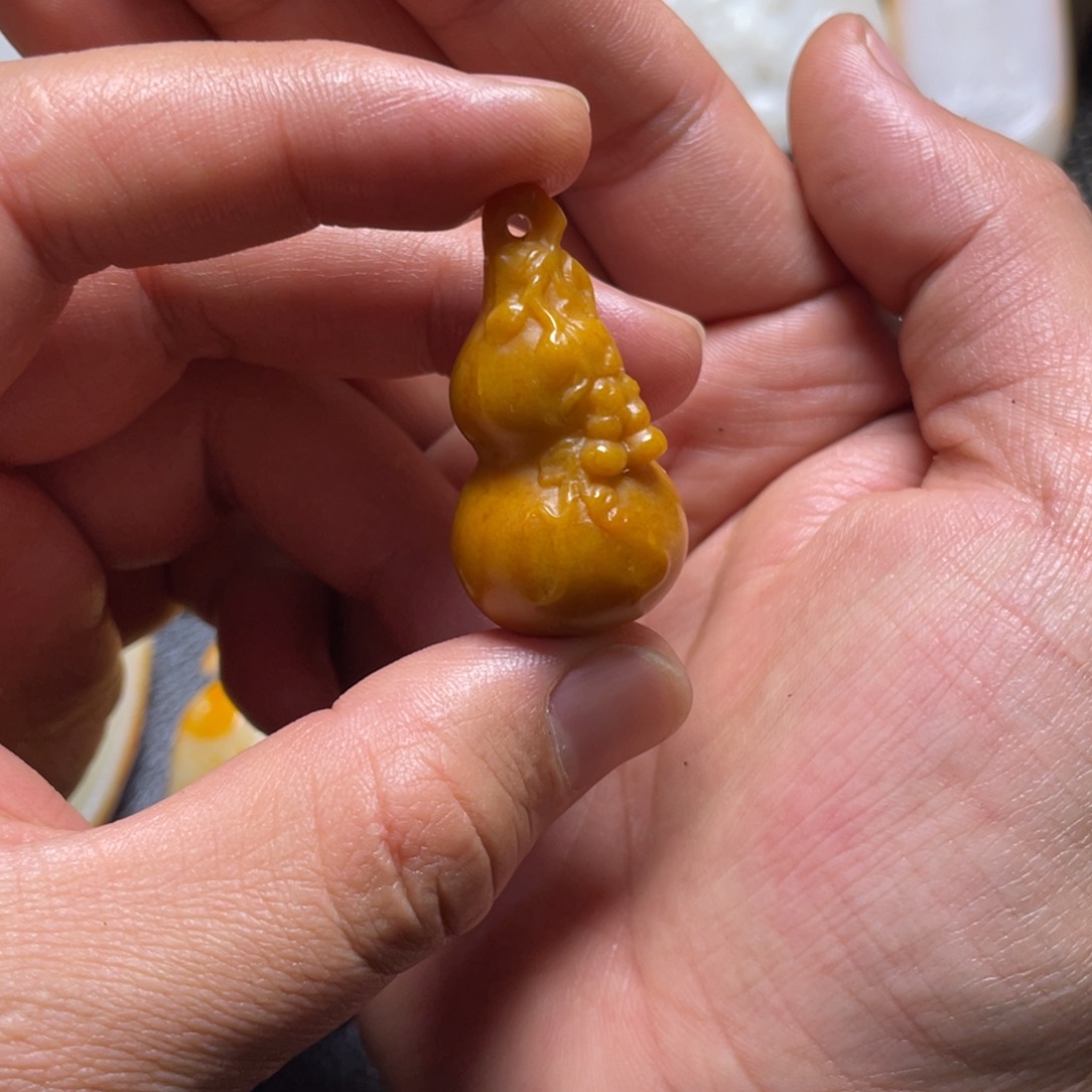 杭***化和田玉未镶嵌颈饰