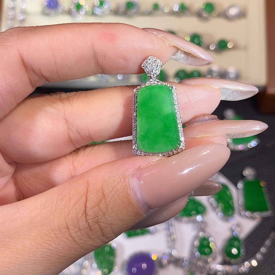 翡翠18K金镶嵌吊坠(不含链)无事牌吊坠