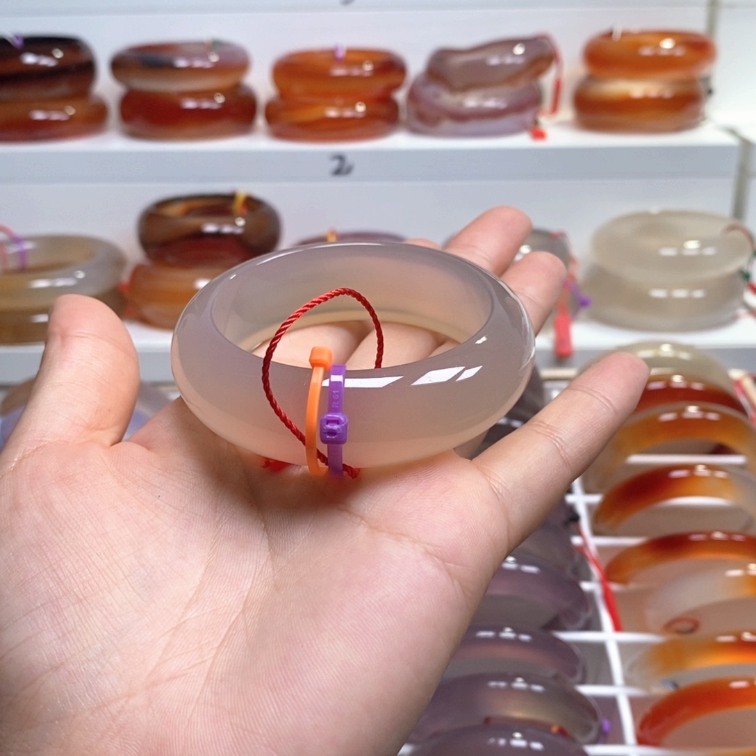 玛瑙/玉髓手镯未镶嵌ឃ