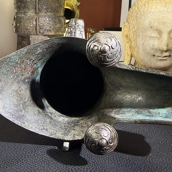 古铜爵杯艺术品一件