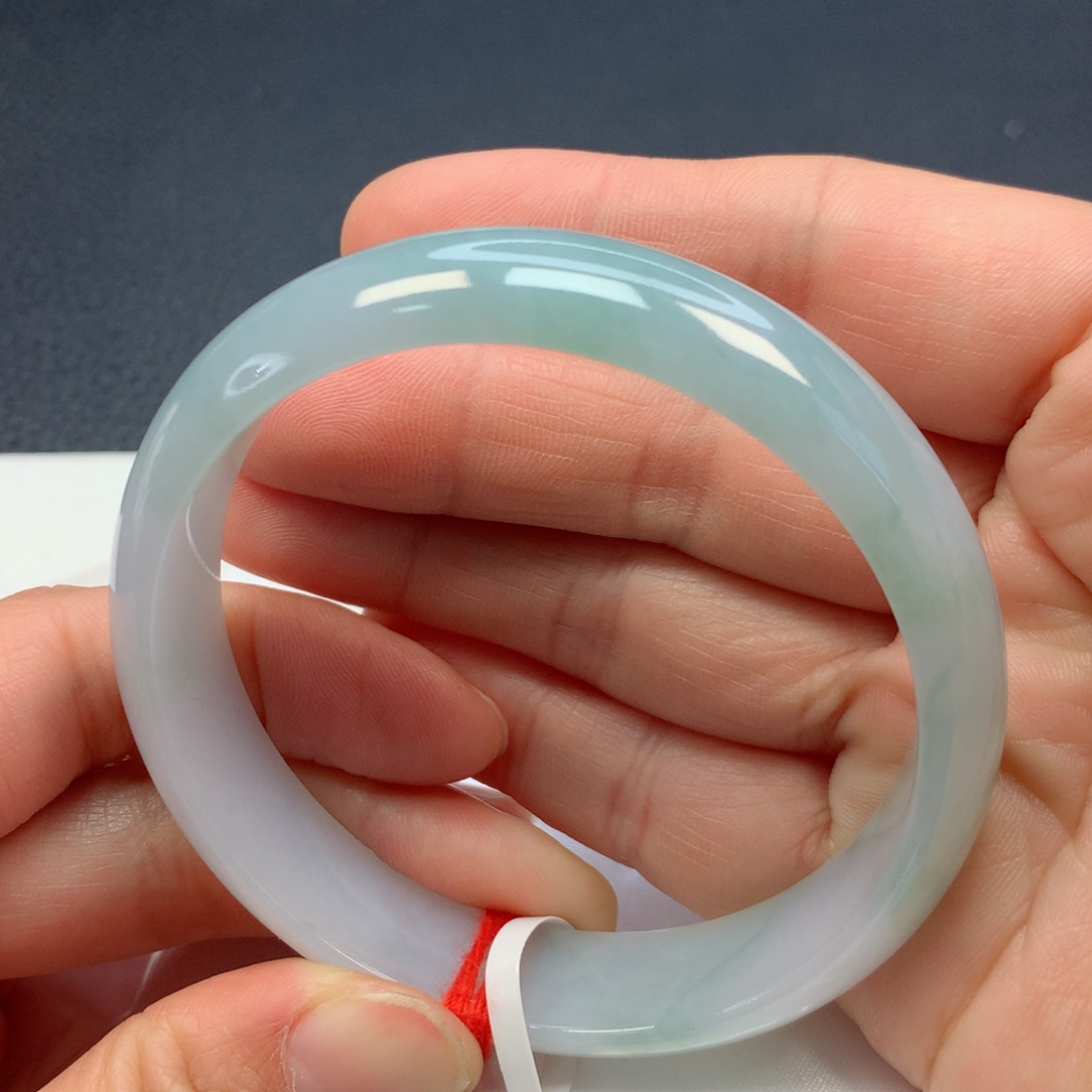 翡翠手镯未镶嵌57圈