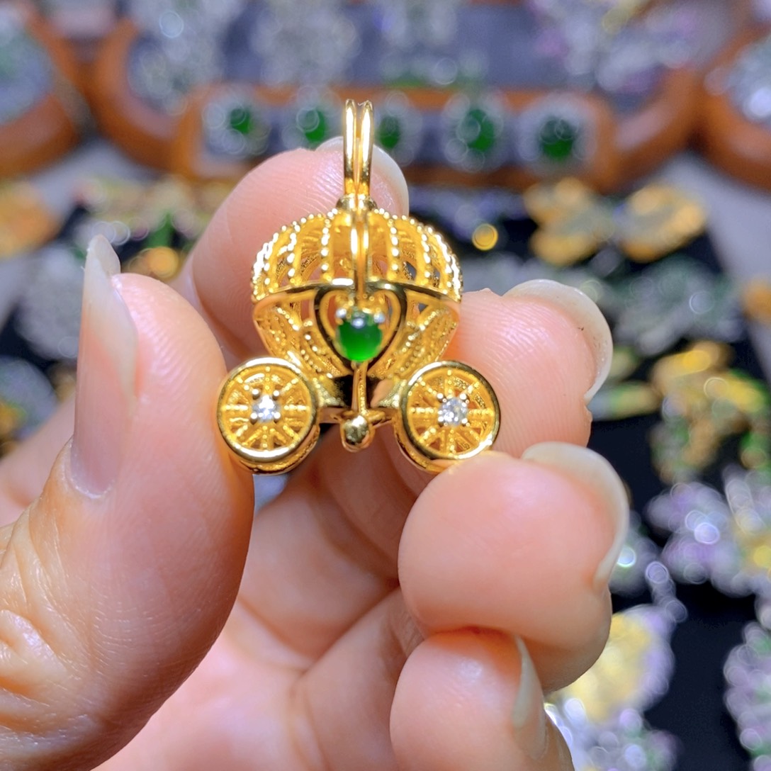 翡翠颈饰银S925镶嵌天然翡翠