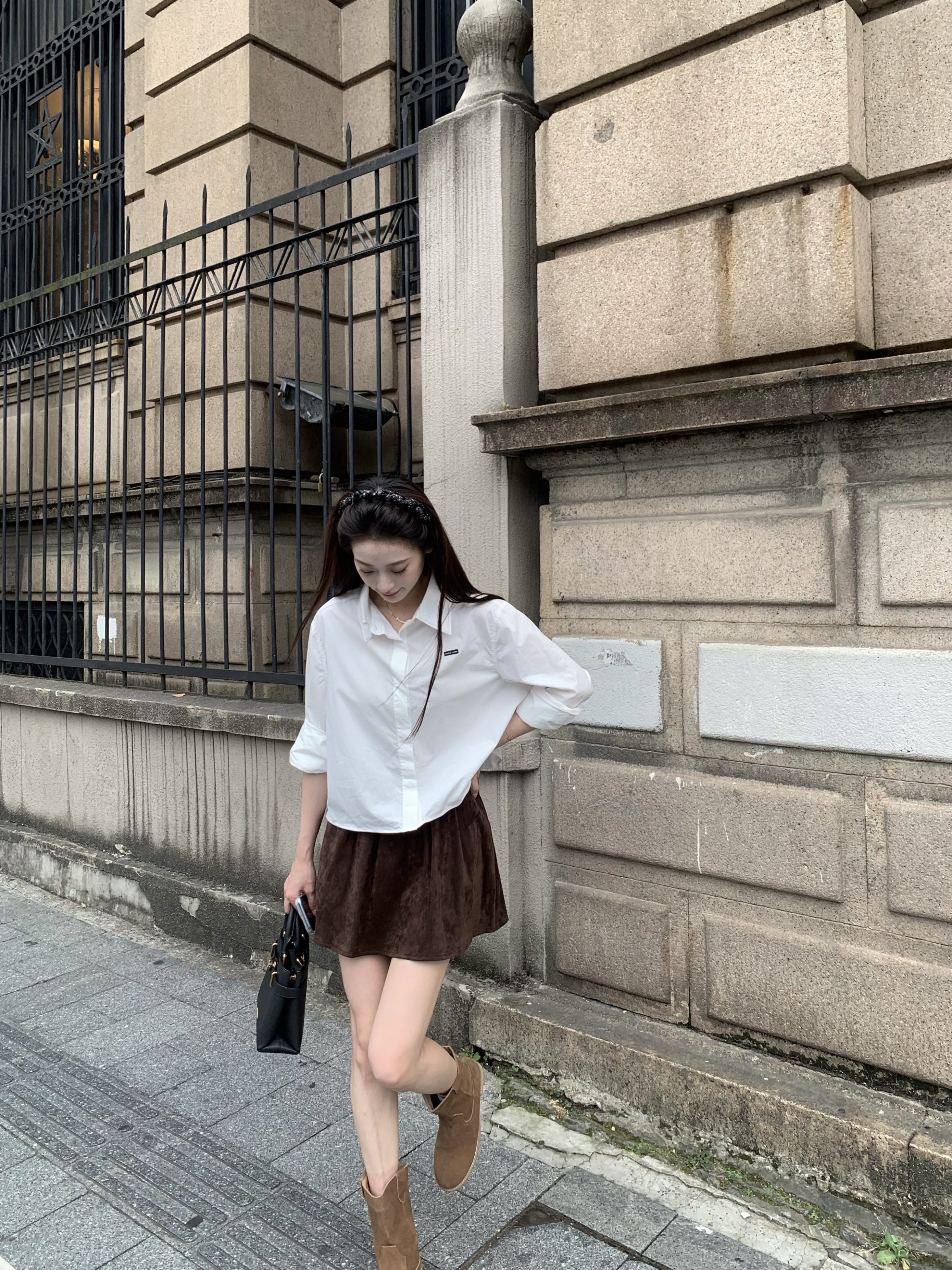 OneWish 2025秋季新款 设计感“琥珀流光风”麂皮绒百褶裙裤