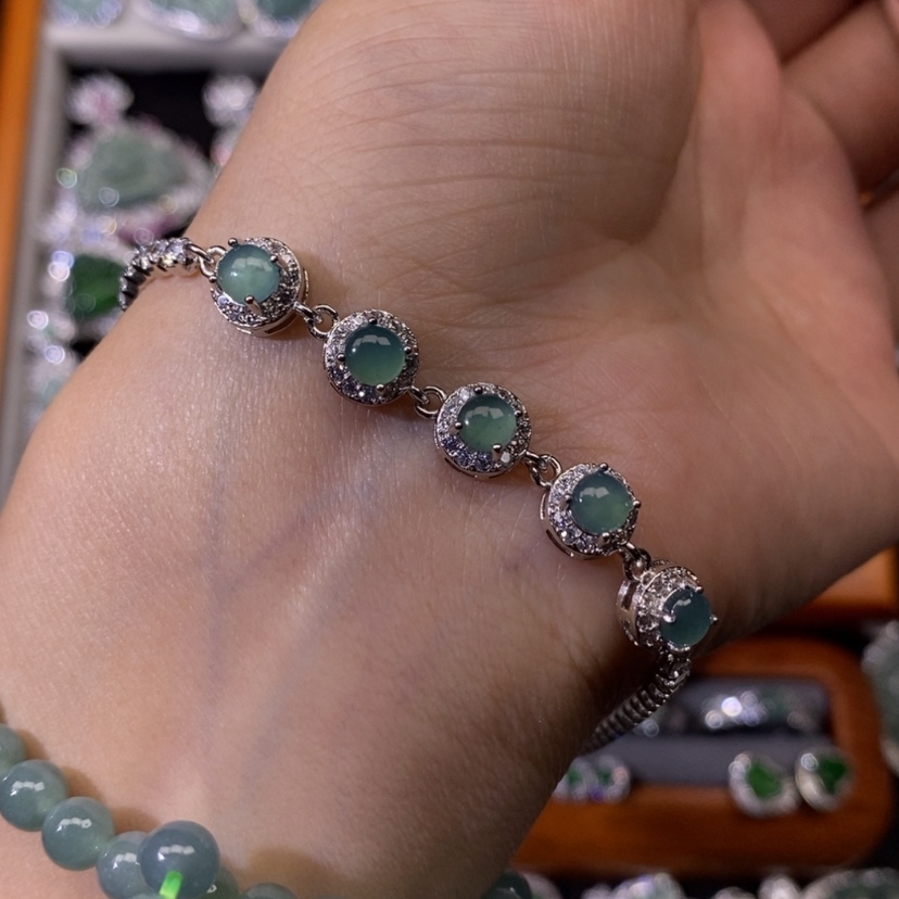 【闪购商品】翡翠颈饰未镶嵌天然