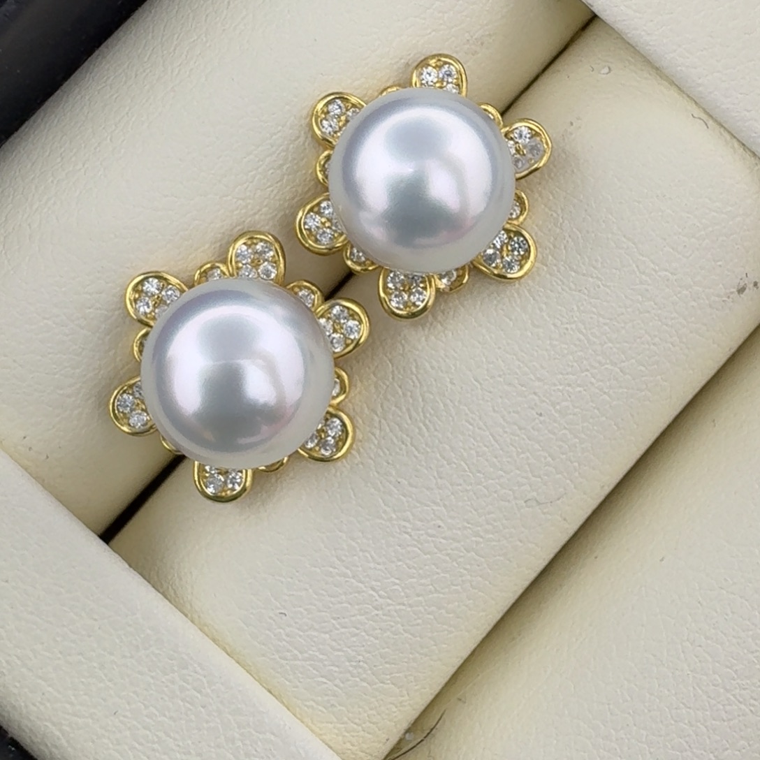 海水珍珠耳饰银S925镶嵌澳白正圆微瑕银蓝光宝石光9.9mm