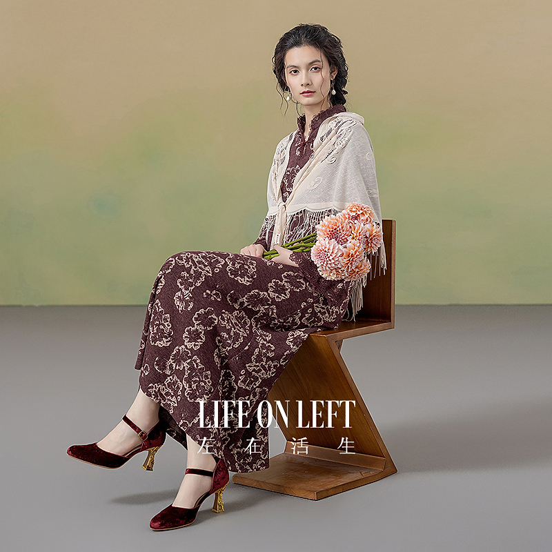 生活在左2025秋冬新品优雅提花国风新中式连衣裙女1954218