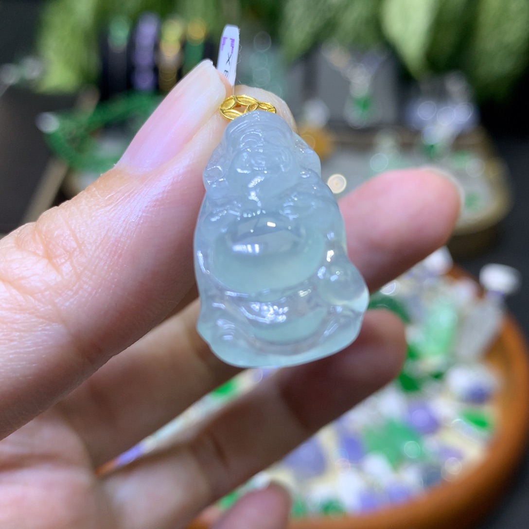 颈饰18K金镶嵌翡翠