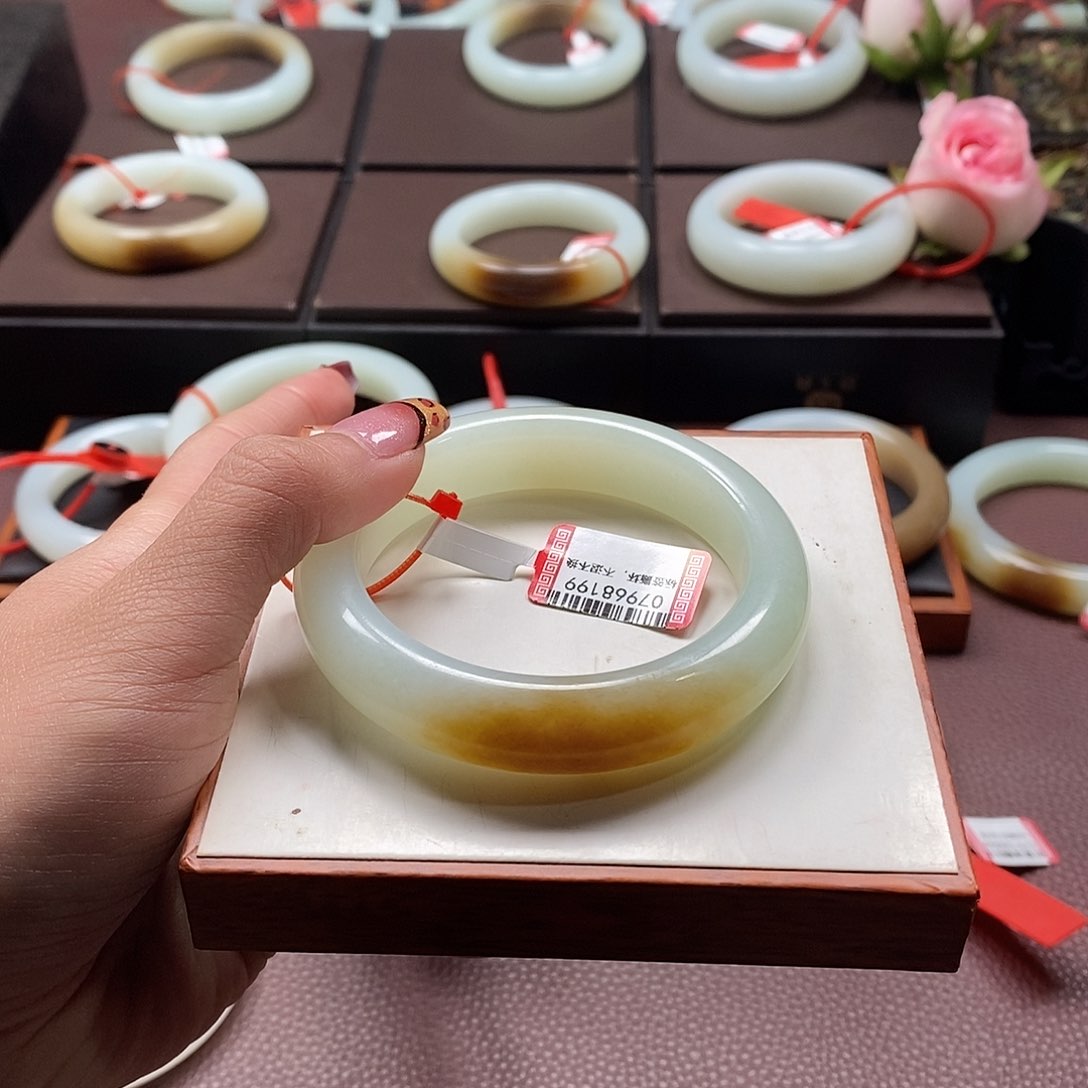 和田玉手镯未镶嵌王*壮