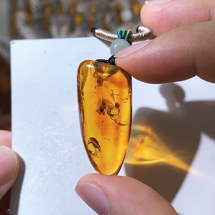 未镶嵌颈饰琥珀琥珀虫珀吊坠