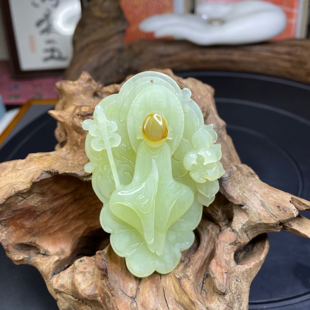 天然正品岫玉玉石王花玉纯手工俏色巧雕地藏王菩萨悟道挂坠手把件