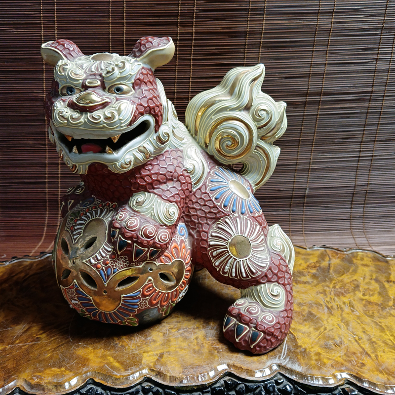 52号九谷狮子滚绣球摆件