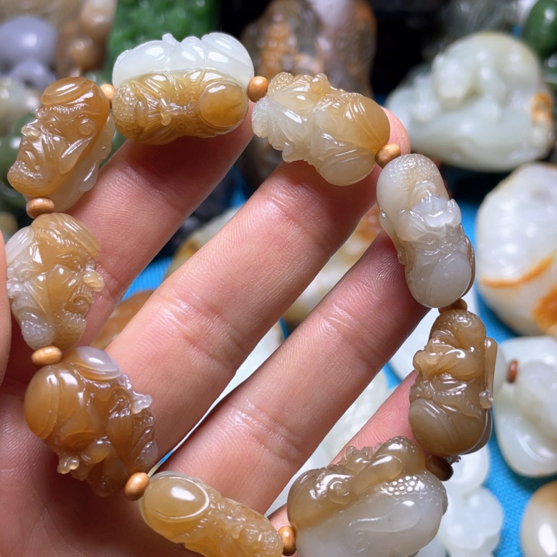 和田玉（糖玉）十八罗汉未镶嵌清***﹌