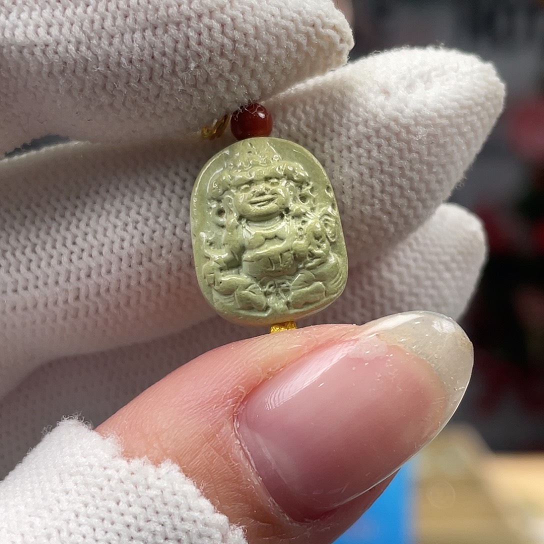 绿松石未镶嵌挂件