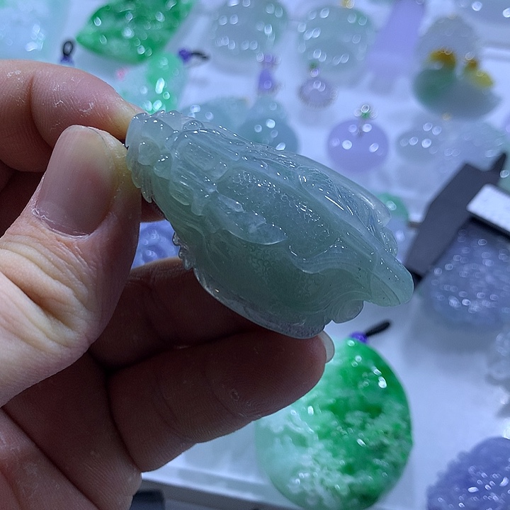 翡翠未镶嵌颈饰天然翡翠A货吊坠