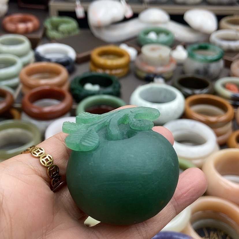 【闪购商品】石英质玉手镯55未镶嵌冬**雨