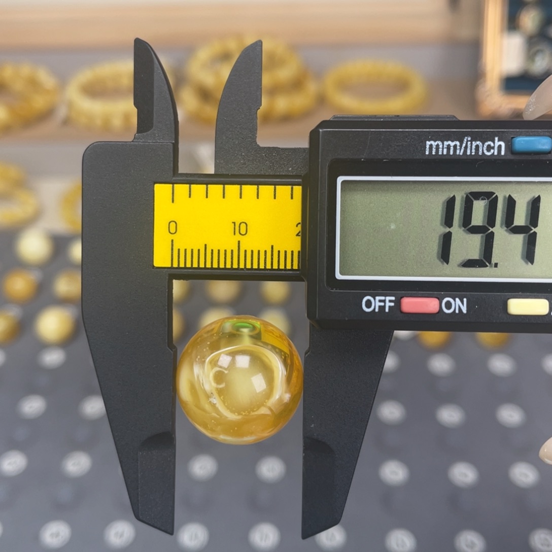 琥珀未镶嵌裸石122