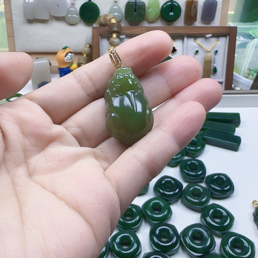 和田玉未镶嵌吊坠(不含链)