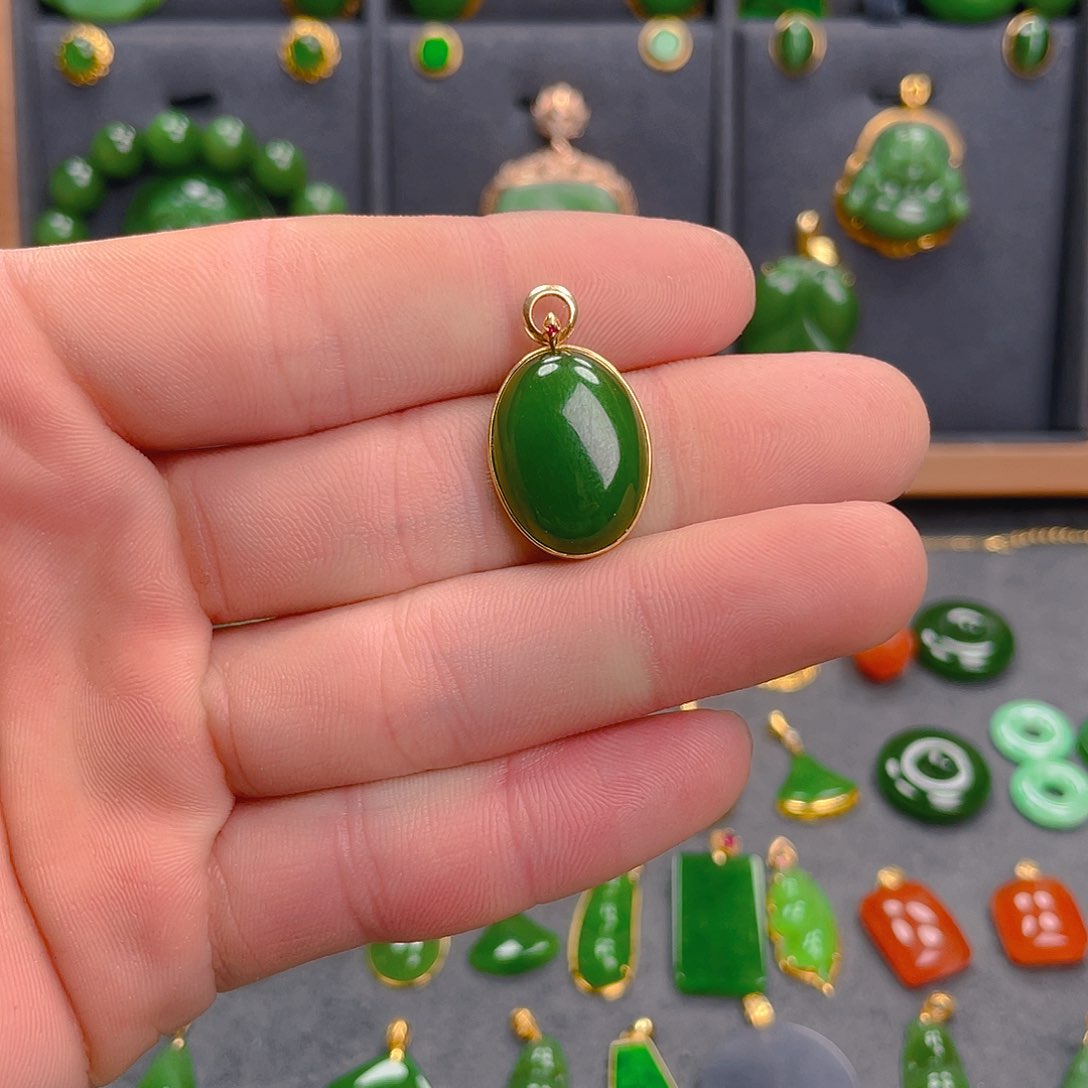 和田玉（碧玉）吊坠(不含链)18K金镶嵌1200