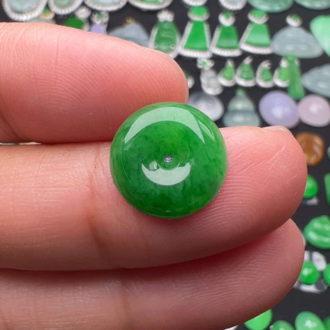 翡翠未镶嵌颈饰扣11.6