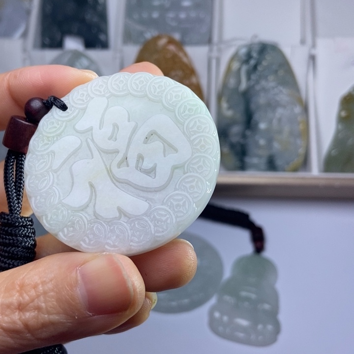 翡翠未镶嵌颈饰翡翠