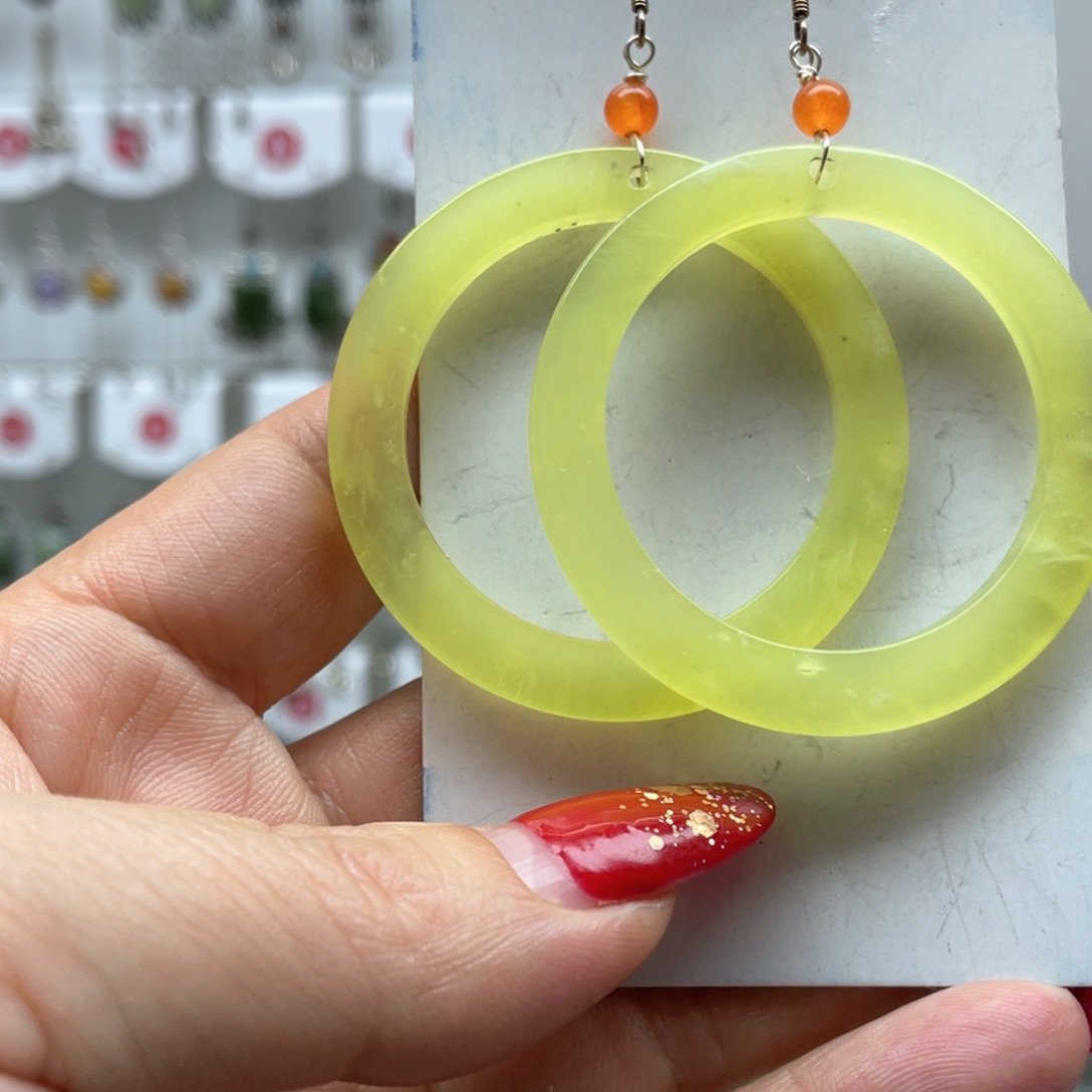 蛇纹石玉耳饰未镶嵌